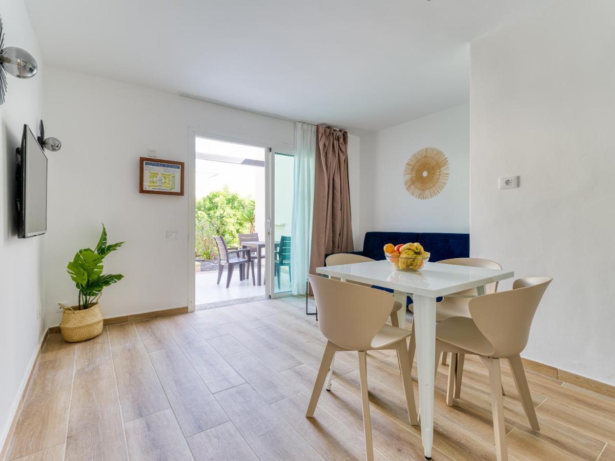 Homeforguest Moderno Apartamento Con Piscina En Corralejo Luaran gambar